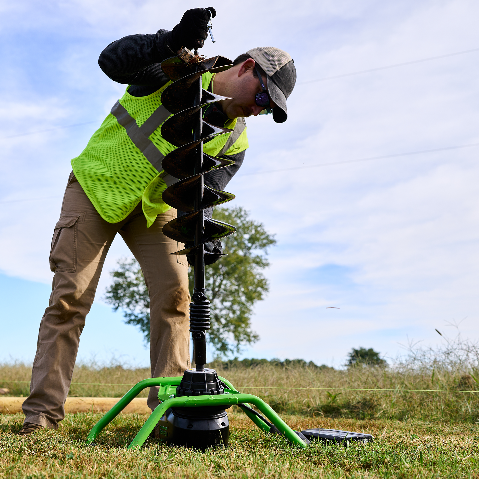 82V Earth Auger Kit with 4Ah Battery and Dual Port Charger | 82EA8-4DP